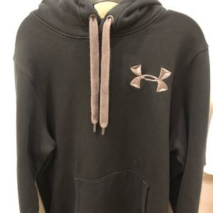 Super warm and cozy under armour gray hoodie🤍